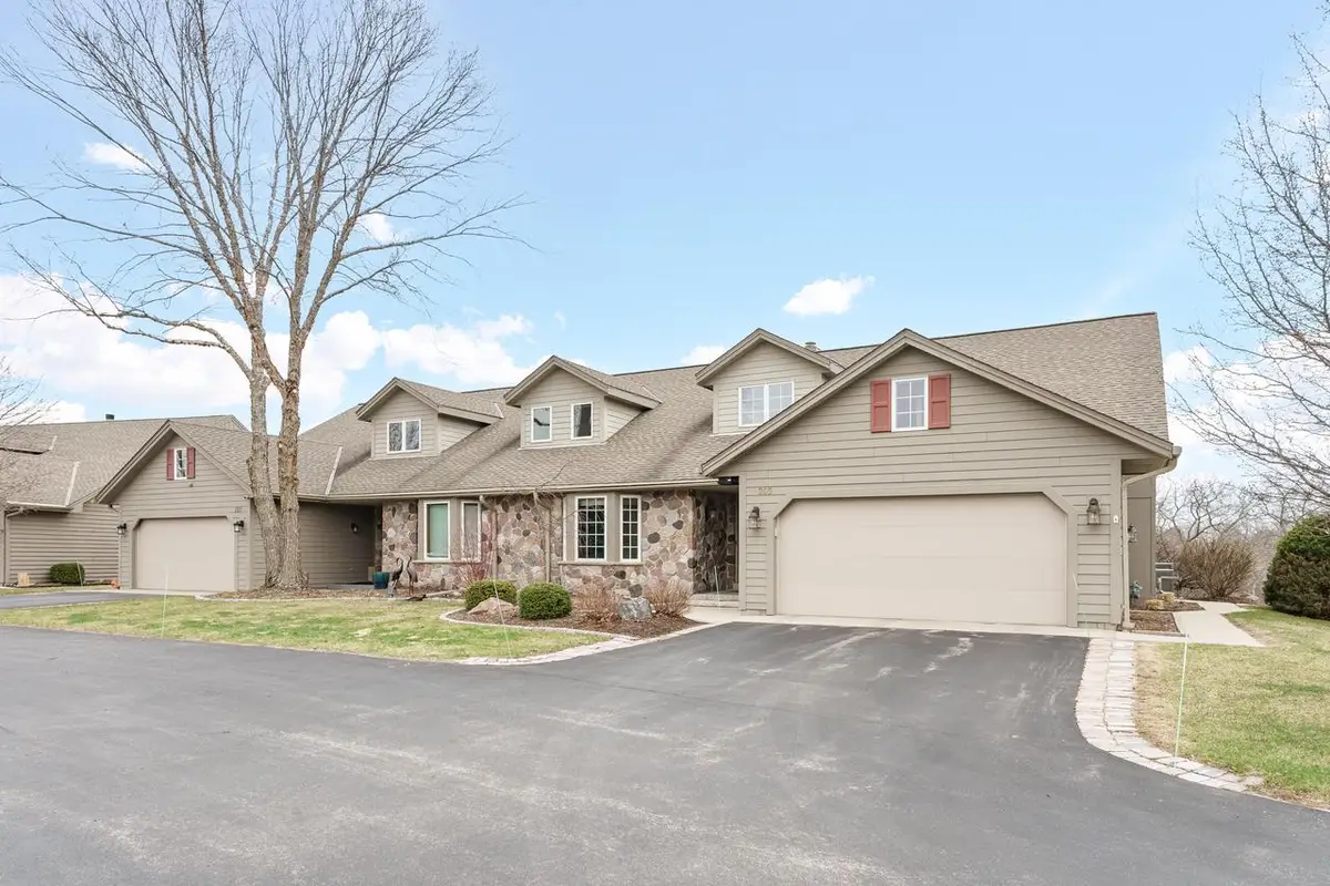 203 Deer Ridge DRIVE, West Bend, WI 53095 - #1