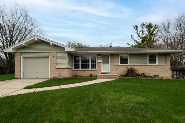 5207 Oakton LANE, Milwaukee, WI 53219