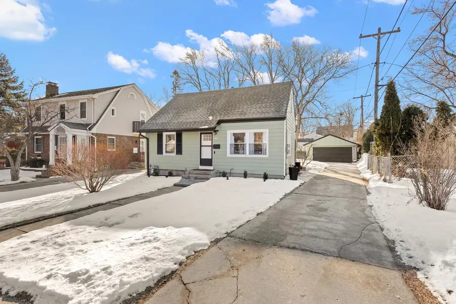 9131 W MT VERNON AVENUE, Milwaukee, WI 53226 - #2