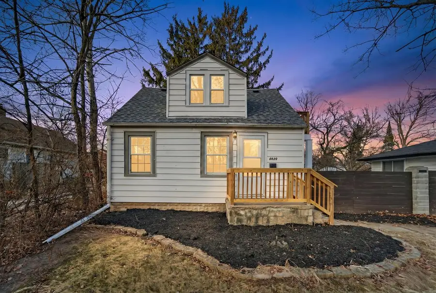 8630 W Lancaster AVENUE, Milwaukee, WI 53225 - #2