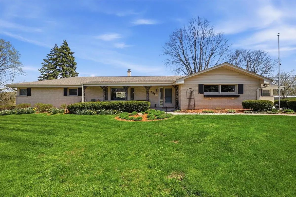 531 Lookout DRIVE, Pewaukee, WI 53072 - #1
