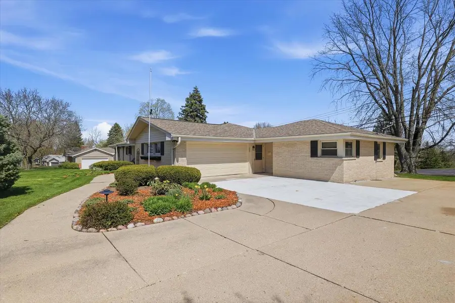 531 Lookout DRIVE, Pewaukee, WI 53072 - #3