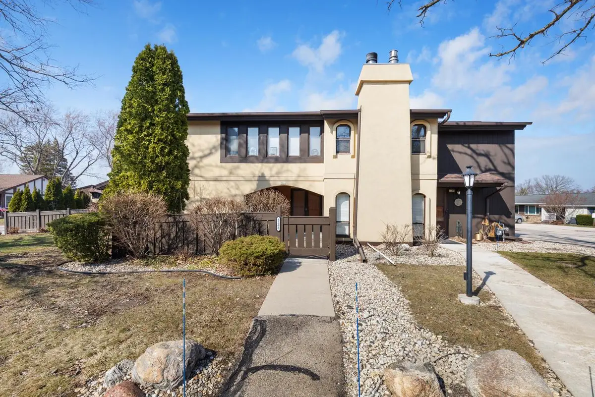 5266 Somerset LANE, Greenfield, WI 53221 - #1