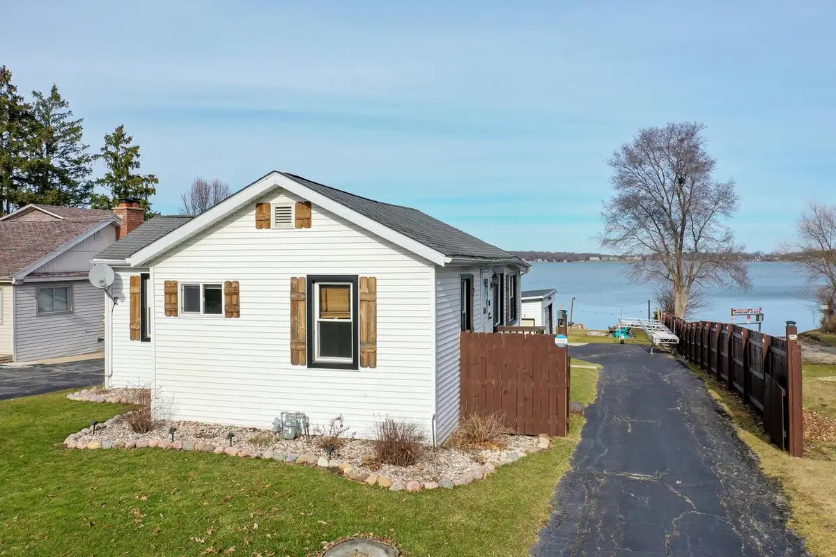 2225 Lakeshore DRIVE, Kansasville, WI 53139 - #1
