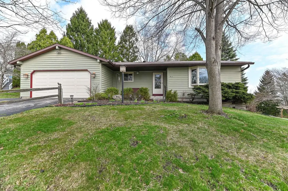 917 Howard STREET, Waukesha, WI 53188 - #1