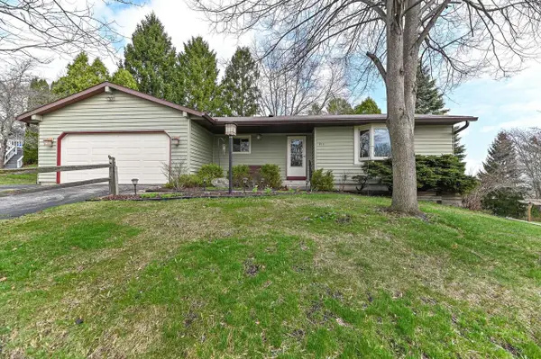 917 Howard STREET, Waukesha, WI 53188