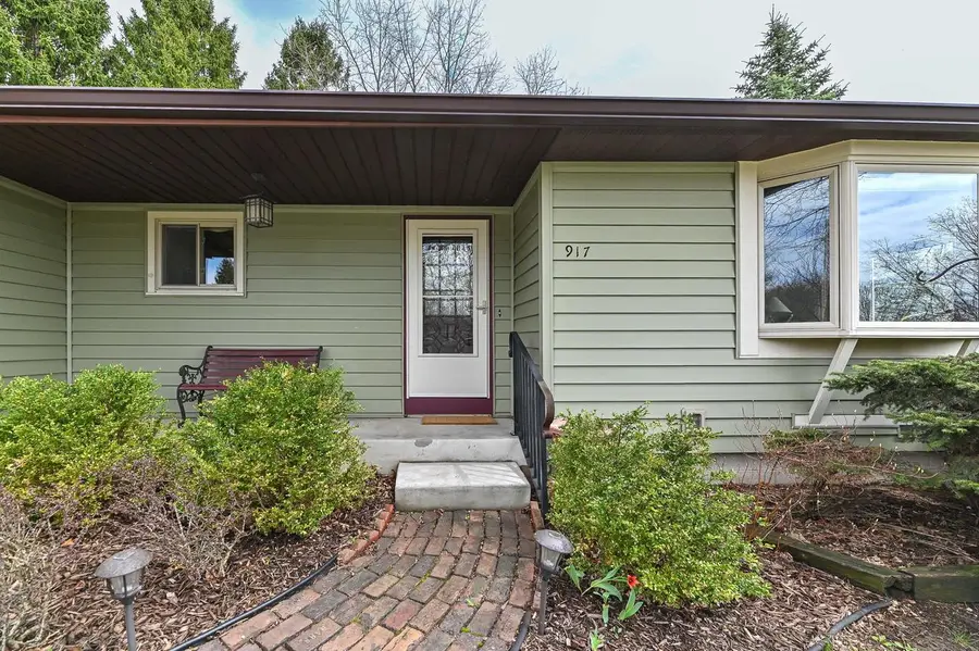 917 Howard STREET, Waukesha, WI 53188 - #3