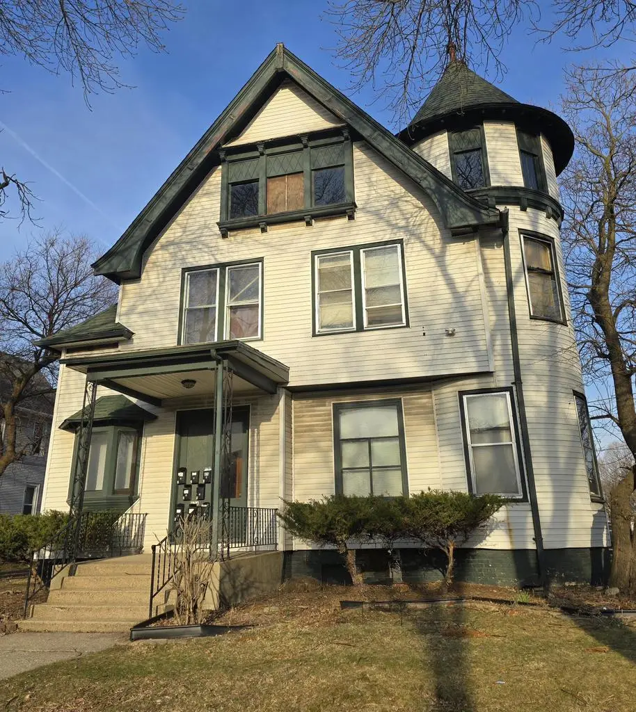924 19th STREET, Milwaukee, WI 53204 - #1