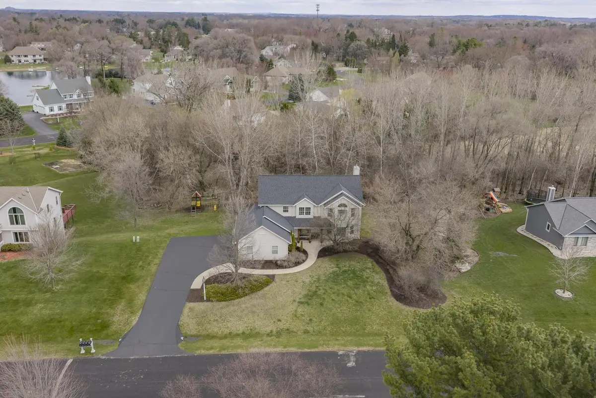 412 Red Pine CIRCLE, Dousman, WI 53118 - #1