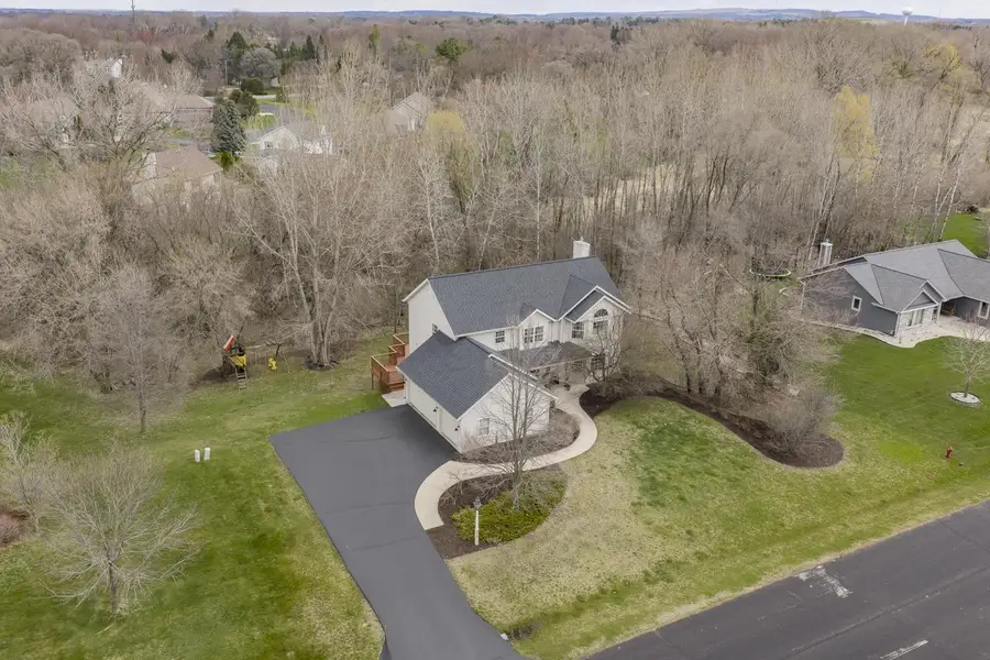 412 Red Pine CIRCLE, Dousman, WI 53118 - #2