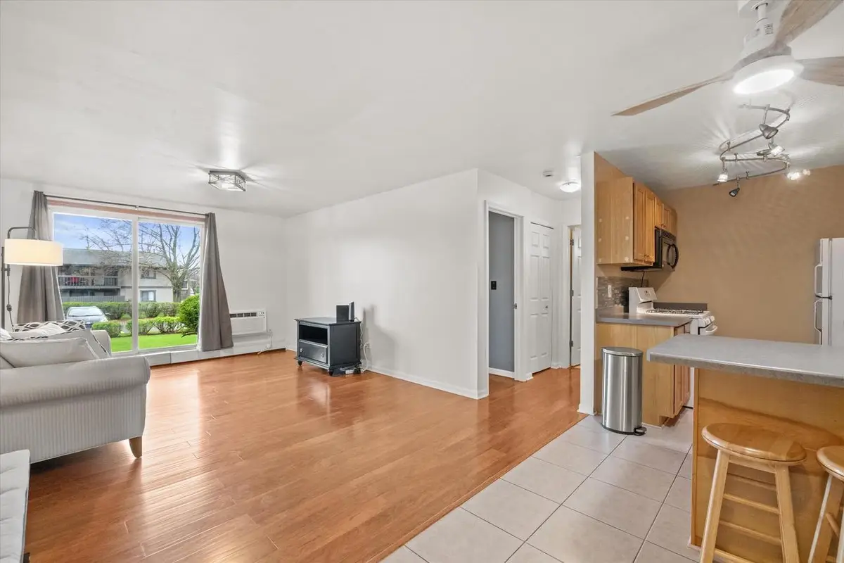 6143 Howard AVENUE #17, Greenfield, WI 53220 - #1