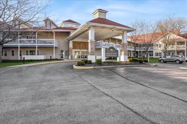 1505 S Shore DRIVE #205, Delavan, WI 53115