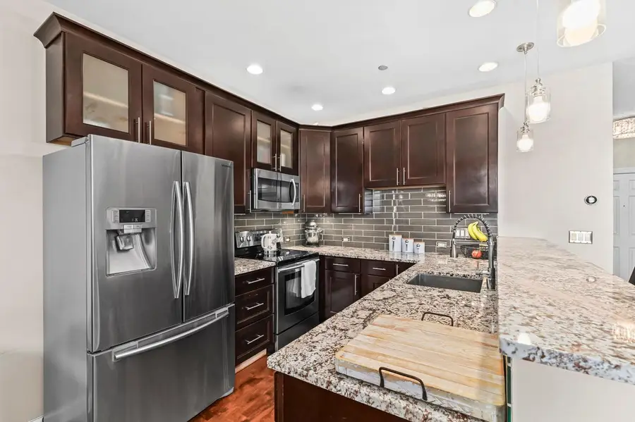 1920 Farwell AVENUE #204, Milwaukee, WI 53202 - #3