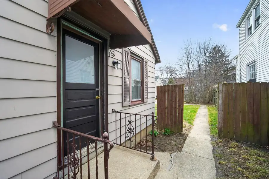 4722 N 22nd STREET, Milwaukee, WI 53209 - #3