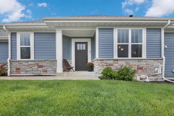 W204N17637 Laurel PLACE, Jackson, WI 53037
