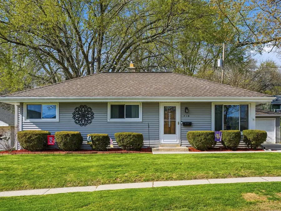 318 Dodie DRIVE, Waukesha, WI 53189 - #2