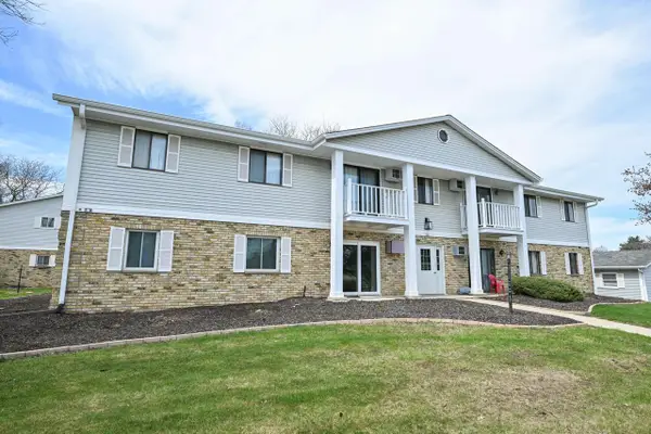786 River ROAD #4, West Bend, WI 53095