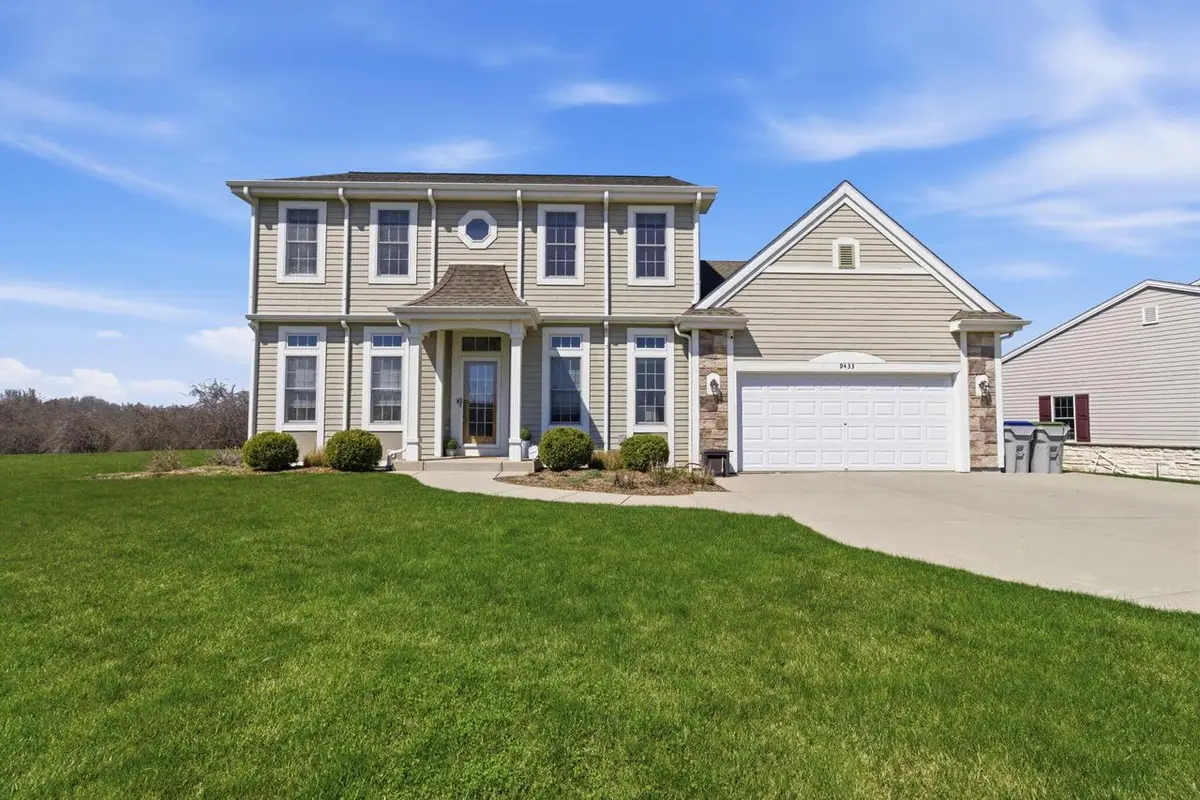 9433 N Michael COURT, Milwaukee, WI 53224 - #1