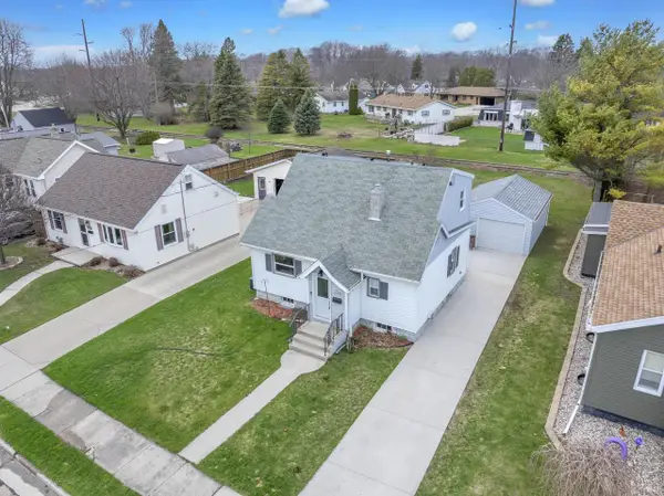 1216 Arlington AVENUE, Manitowoc, WI 54220