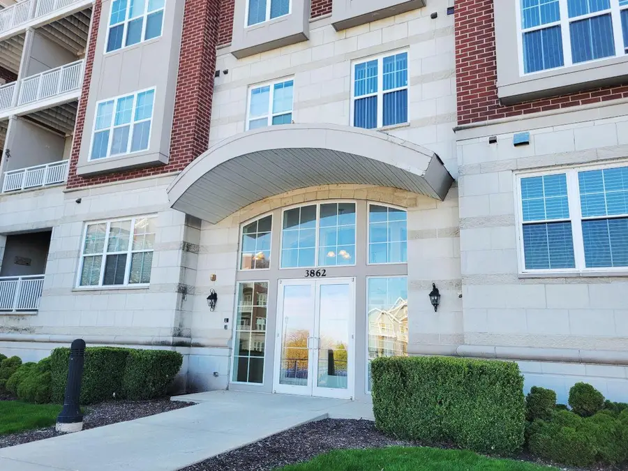 3862 Lake DRIVE #107, Saint Francis, WI 53235 - #3
