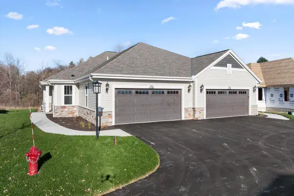 W204N17685 Laurel PLACE #801, Jackson, WI 53037