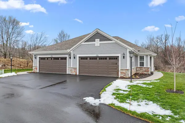 W204N17695 Laurel PLACE #702, Jackson, WI 53037