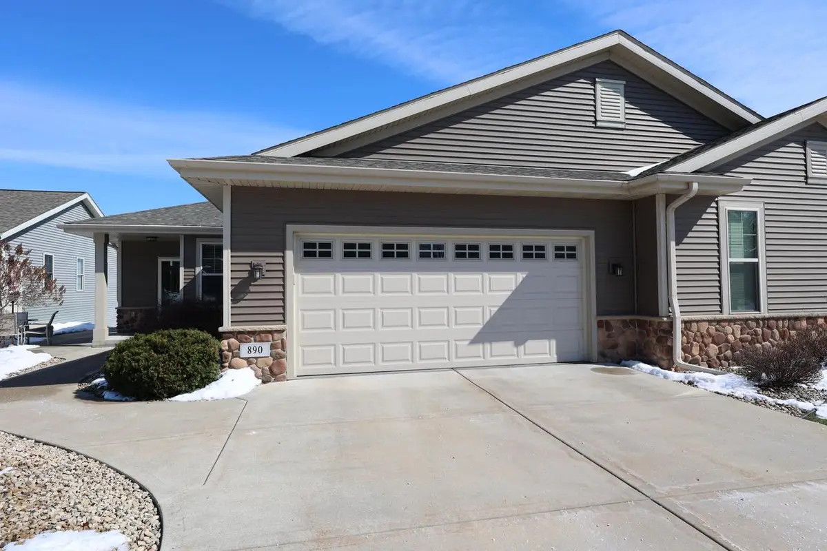 890 Whispering Pines CIRCLE, Lake Mills, WI 53551 - #1