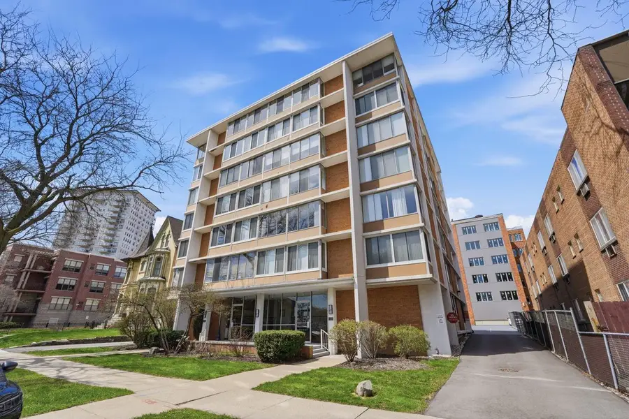 1409 Prospect AVENUE #102, Milwaukee, WI 53202 - #2