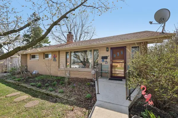 3559 S Sunset DRIVE, Milwaukee, WI 53220