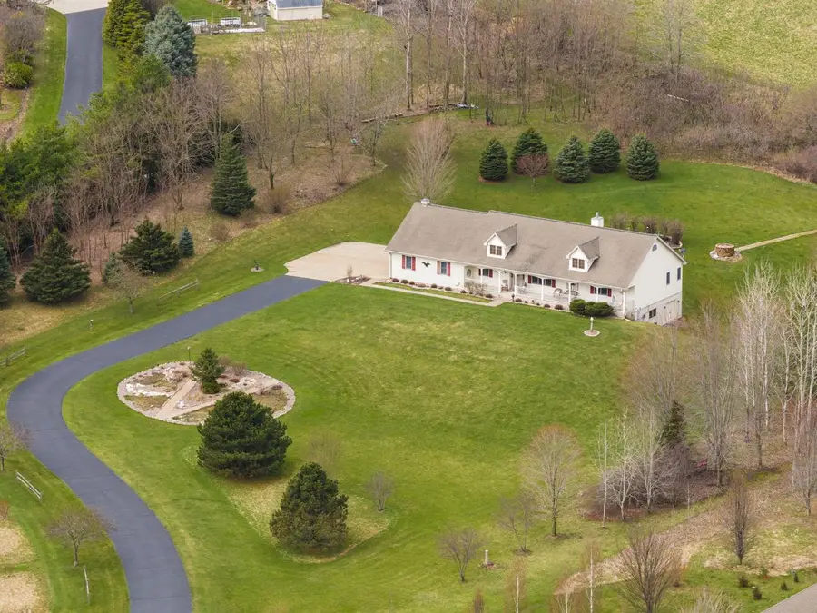 7475 Country View LANE, West Bend, WI 53090 - #2