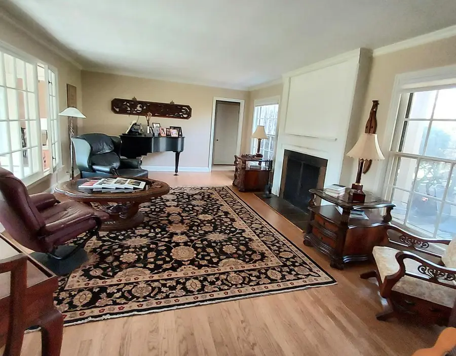711 Acacia ROAD, Glendale, WI 53217 - #3