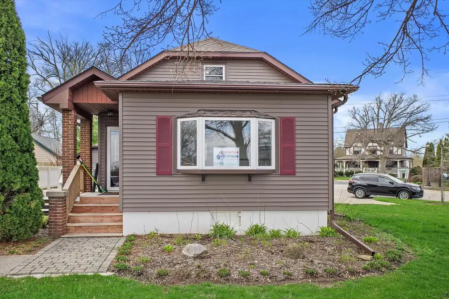 752 Wells STREET, Lake Geneva, WI 53147 - #2