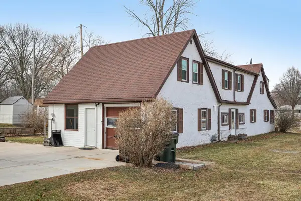 1001 Bender ROAD, Glendale, WI 53217