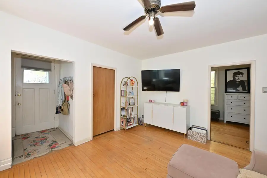2816 Pierce STREET #2818, Milwaukee, WI 53212 - #3