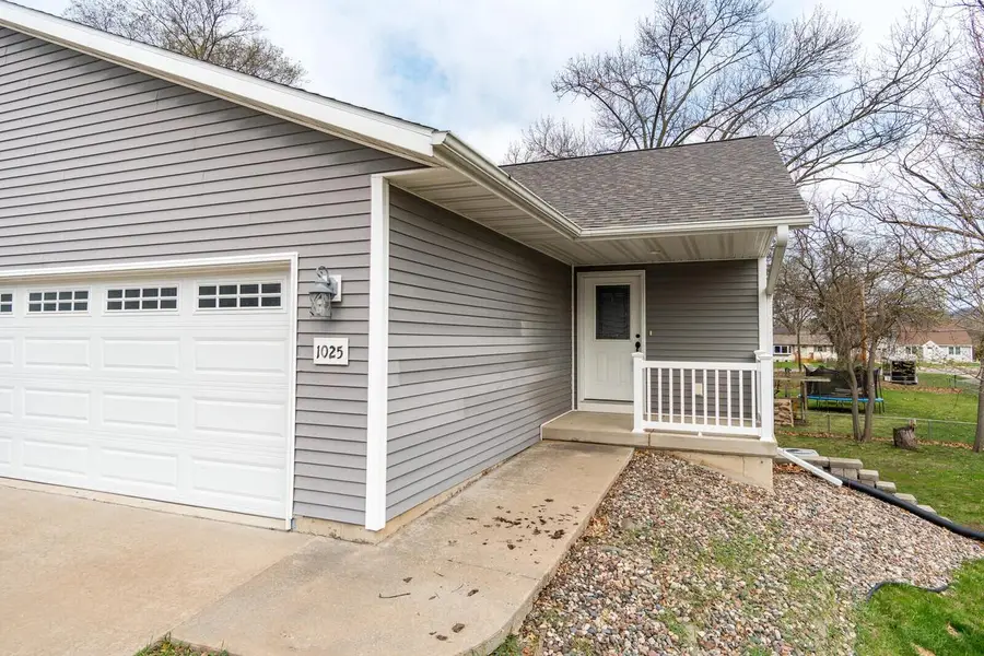 1025 Lincoln STREET, Onalaska, WI 54650 - #2