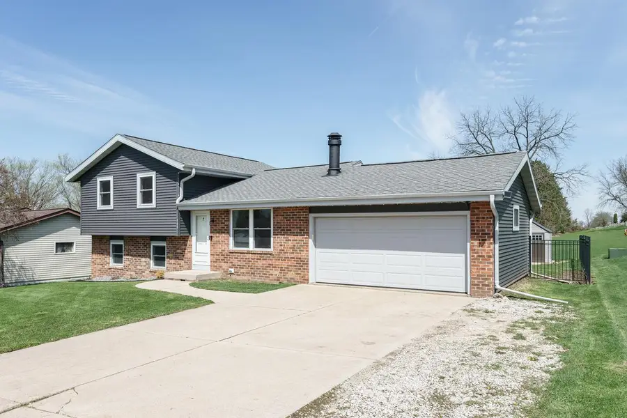 900 Hillside LANE, Watertown, WI 53098 - #3