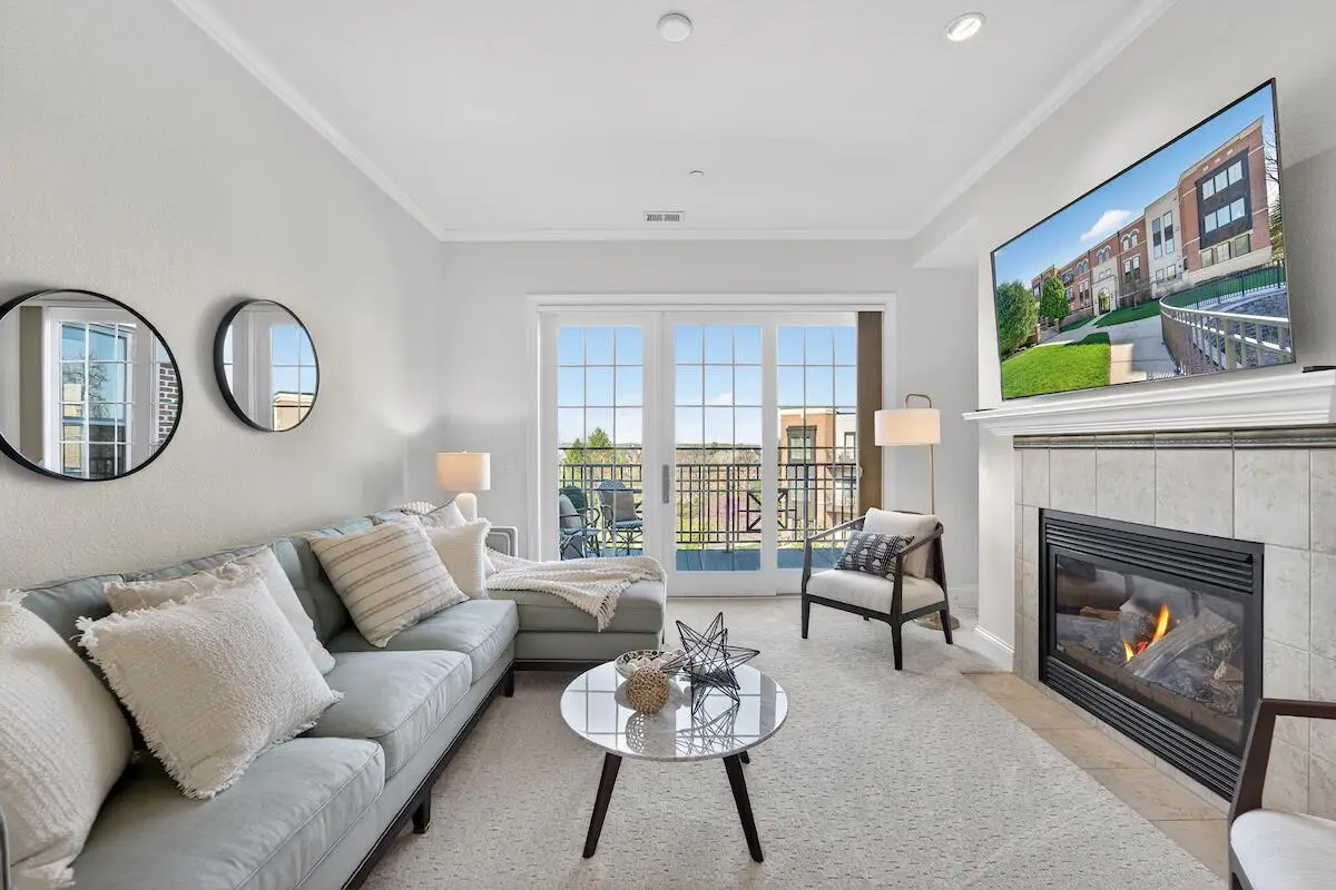 19125 Thomson DRIVE #101, Brookfield, WI 53045 - #1