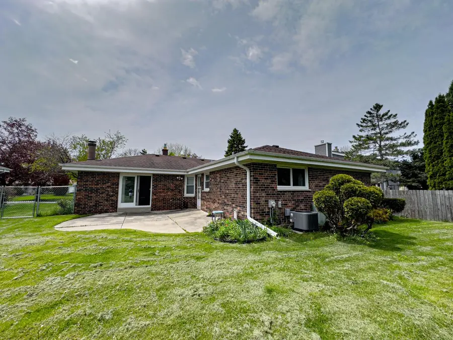 1523 David LANE, Waukesha, WI 53189 - #3