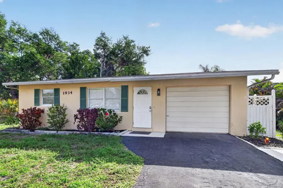 1934 Flamingo DRIVE, North Fort Myers, FL 33917 - #2