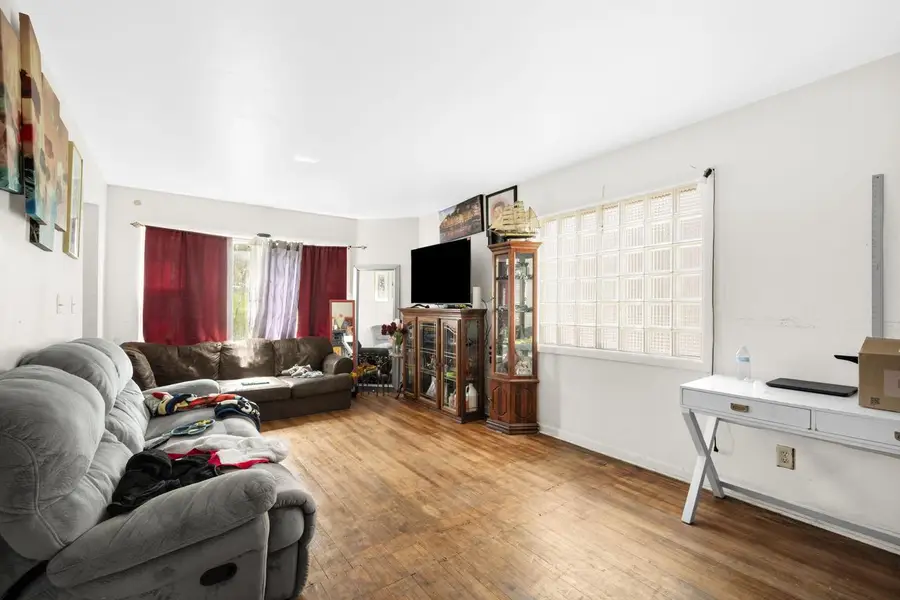 3204 Greenfield AVENUE, Milwaukee, WI 53215 - #2