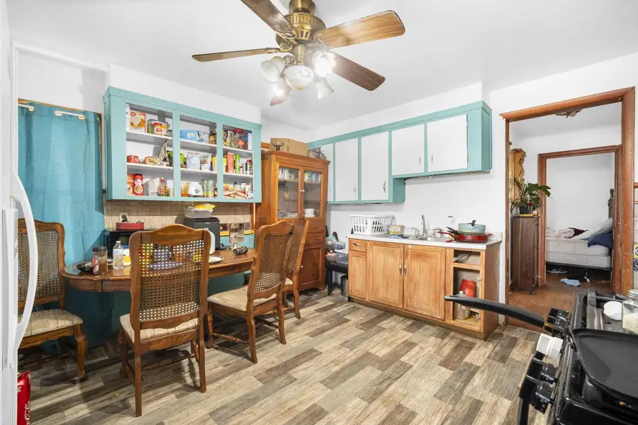 3204 Greenfield AVENUE, Milwaukee, WI 53215 - #3