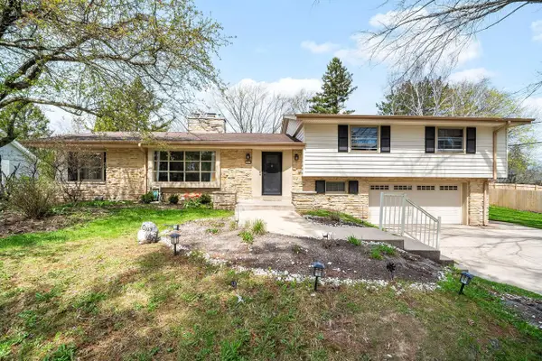 2526 Dunwood ROAD, Glendale, WI 53209