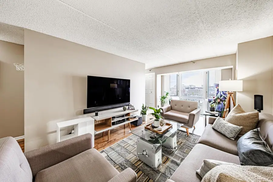 270 Highland AVENUE #843, Milwaukee, WI 53202 - #3