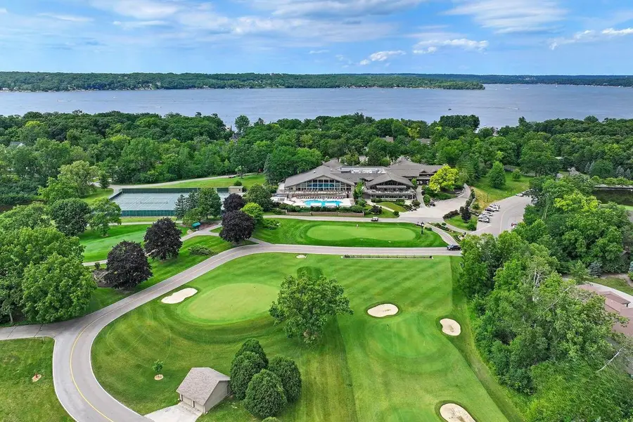 104 SAINT ANDREWS TRAIL, Fontana, WI 53125 - #2