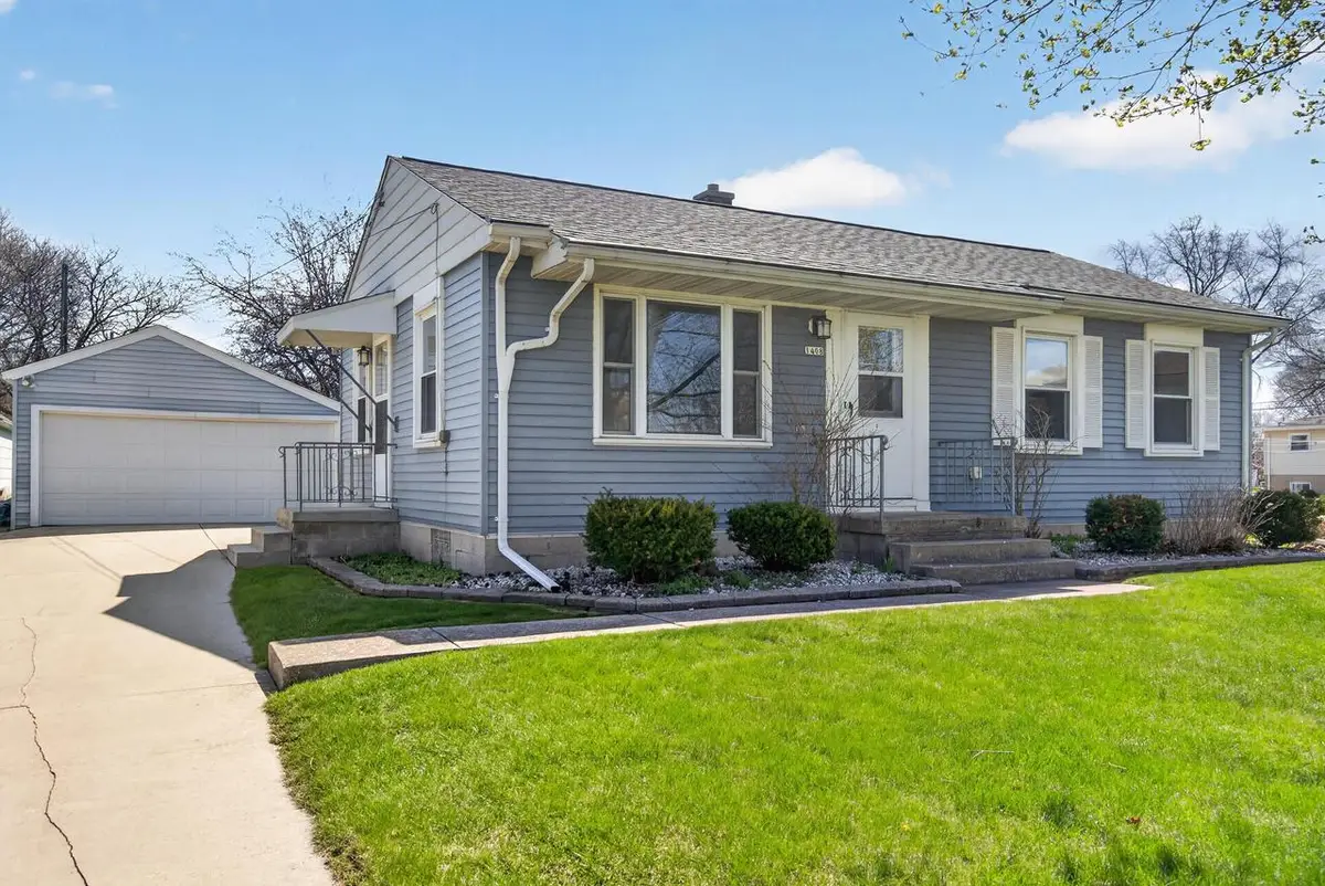 1408 Riverview DRIVE, Kewaskum, WI 53040 - #1