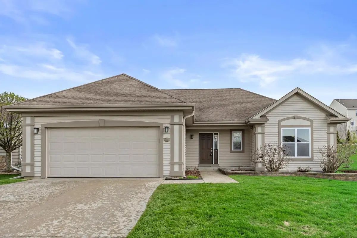 226 Reeds DRIVE, West Bend, WI 53095 - #1