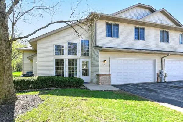 2409 Fox River PARKWAY #C, Waukesha, WI 53189
