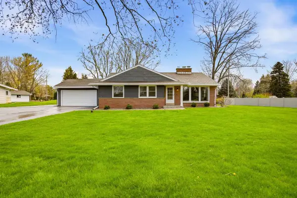 W228N3952 Crescent DRIVE, Pewaukee, WI 53072