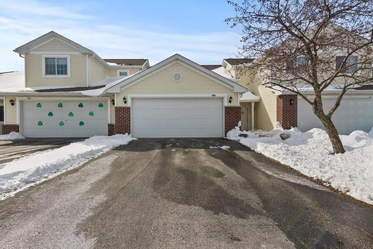 885 Cumberland LANE, Port Washington, WI 53074 - #1