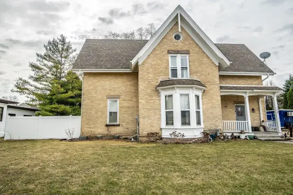 308 Kettle Moraine S DRIVE, Slinger, WI 53086